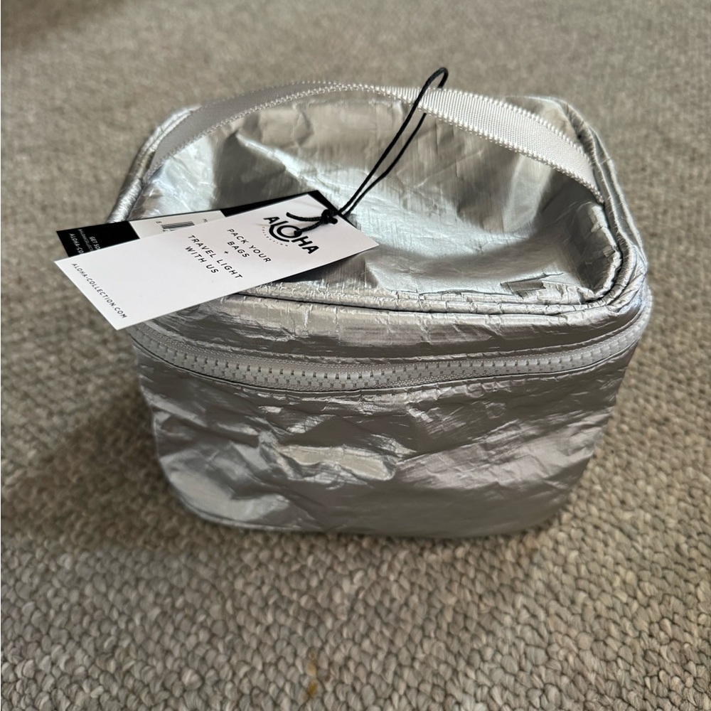 ALOHA Collection Metallic Silver Cabin Crew Kit